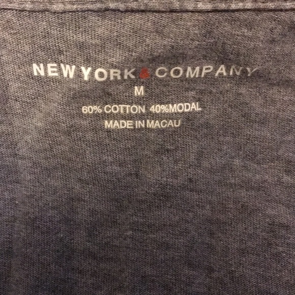 3/$25 NEW YORK & COMPANY V-Neck Tank Top Size Medium - Picture 7 of 8